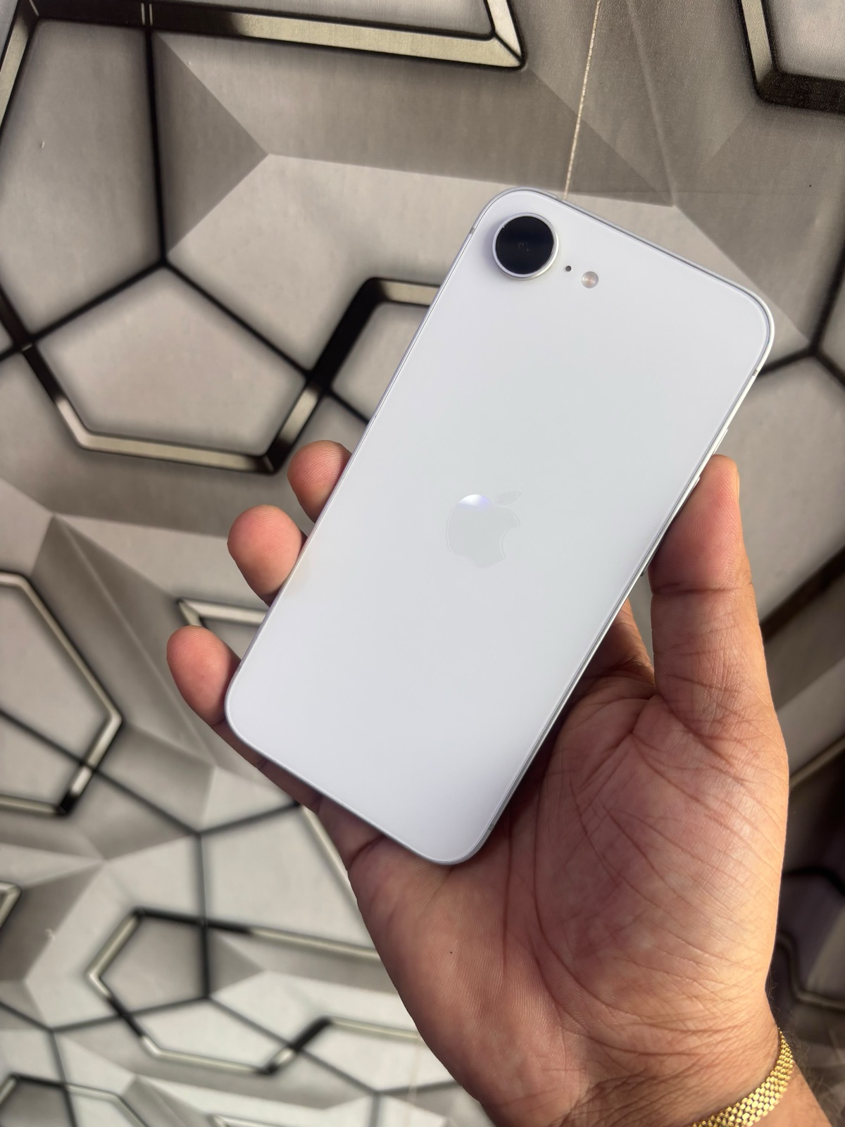 iPhone 16E